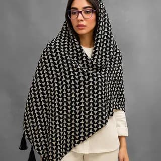 شال زنانه بافت‌دار طرح هندسی