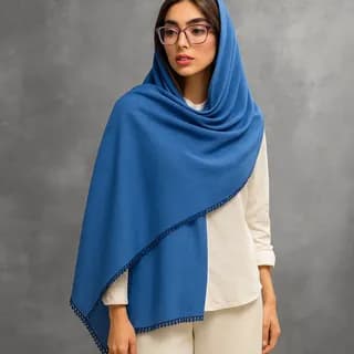 شال زنانه ساده با منگوله